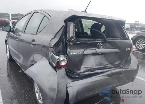 2012 Toyota Prius C Three из США, поврежденный, VIN JTDKDTB38C1029976